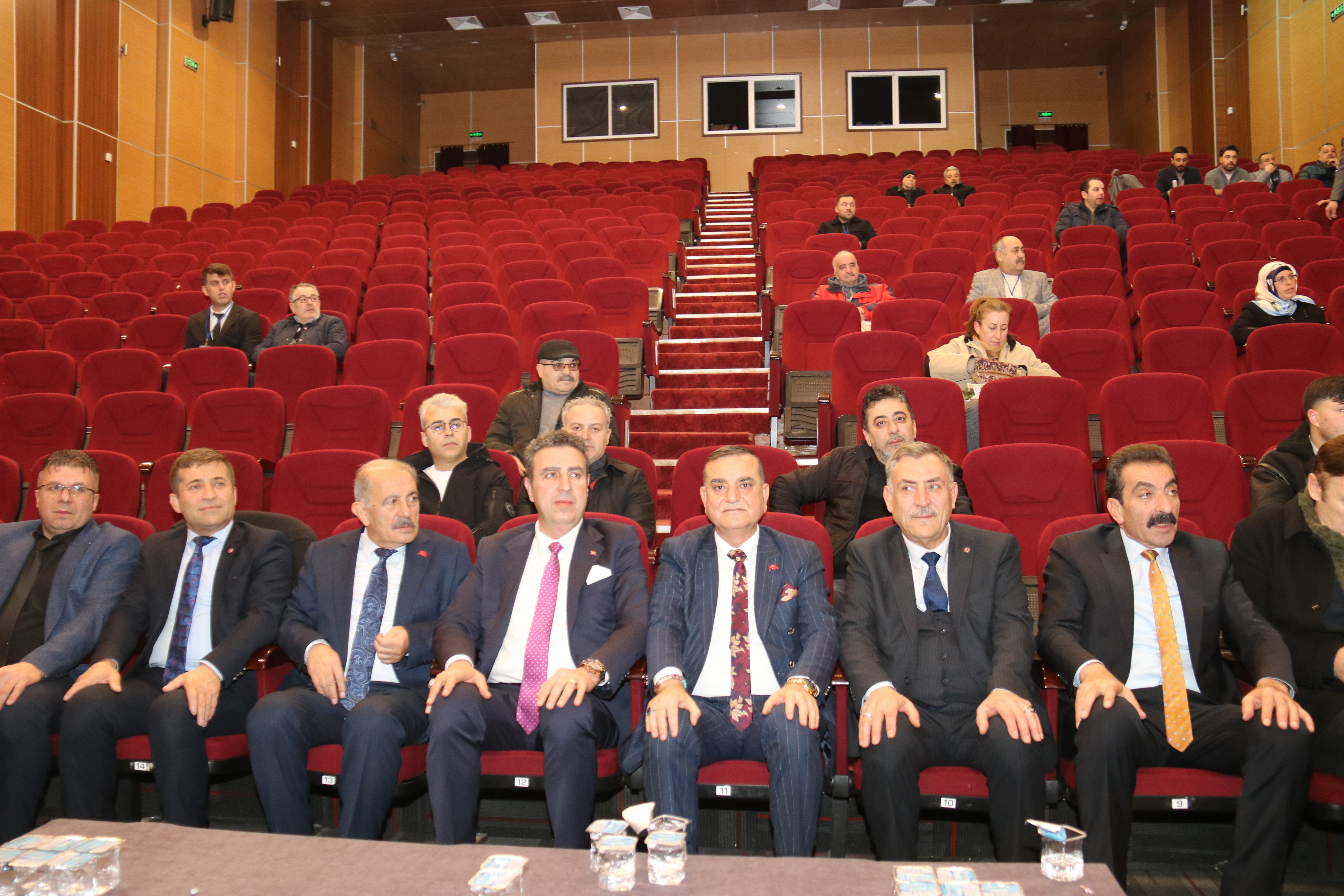 AHMET YILDIZ 238 OYLA YENİDEN BAŞKAN SEÇİLDİ