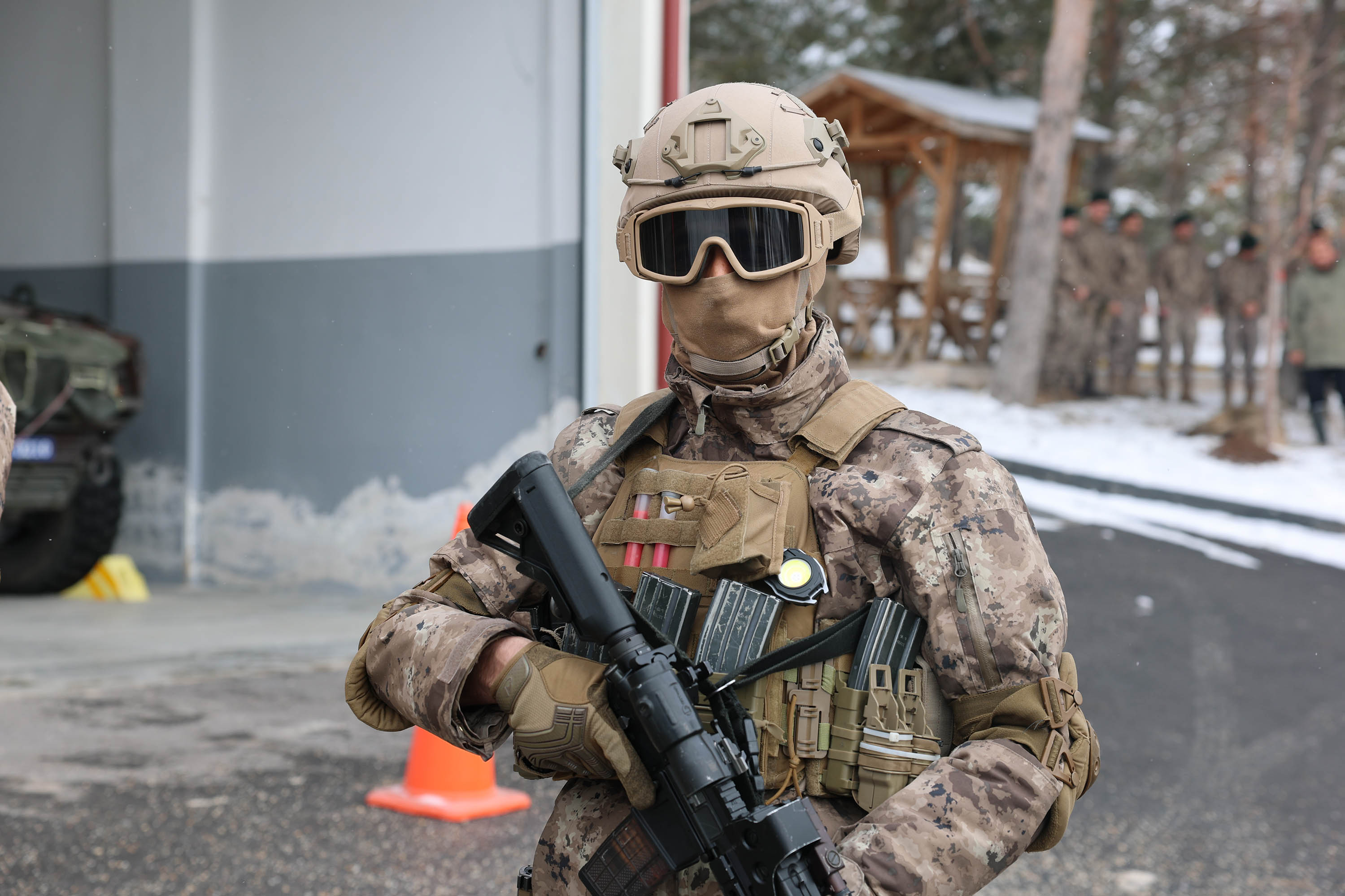 PÖH Timleri Suriye'ye Dualarla Uğurlandı PÖH Timleri Suriye'ye Dualarla Uğurlandı