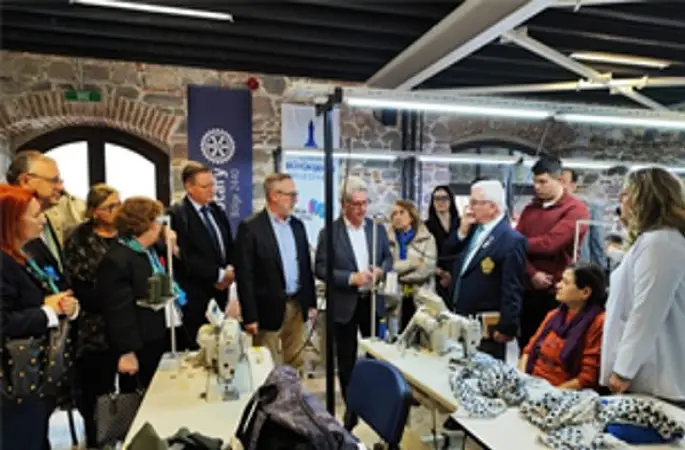 “Altın İğne", İzmirli kadınların yeteneğini dünyaya gösteriyor