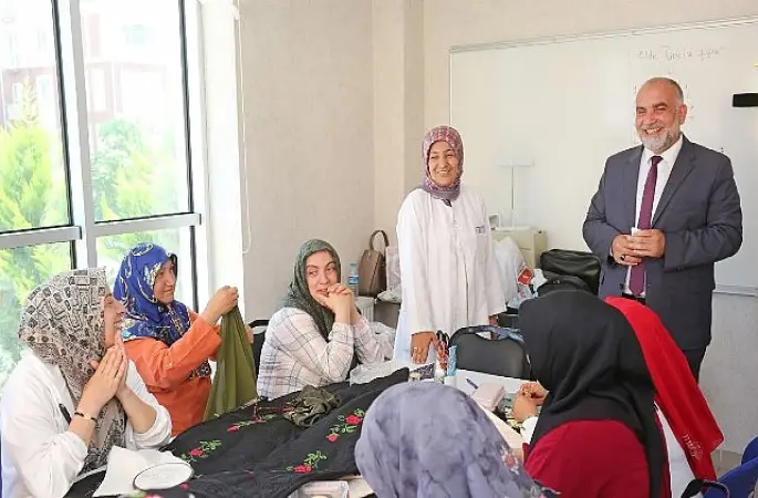 Antalya'da 100. Yıl Bulvarı'nda asfalt çalışmaları sürüyor