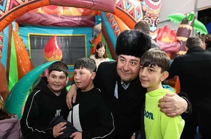 Başkan Özarslan Ramazan Sokağı'nı Ziyaret Etti