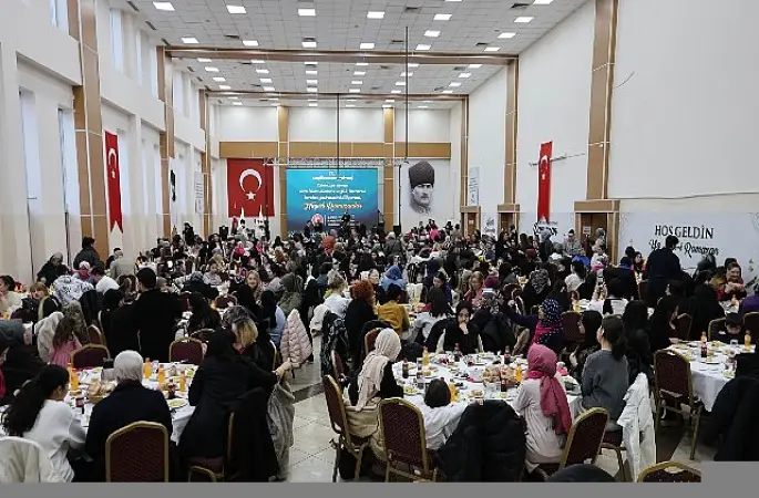 Başkan Özarslan ve Eşi Filiz Özarslan Kadınlarla İftar Sofrasında Buluştu