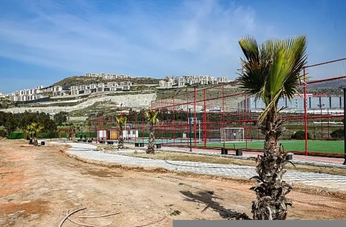 Bayraklı'da Ferdi Zeyrek Spor Kompleksi'nde Çalışmalar Sona Yaklaştı