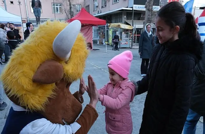 Çocuklar ve Ailelerinden Başkan Çerçioğlu'na Teşekkür
