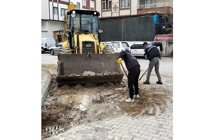 Edremit Belediyesi Altınkum'da ve Kadıköy'de Yolları Yeniliyor