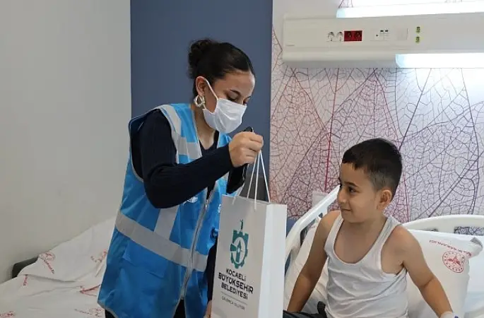 İyilik Kılavuzu'nda gönülleri ısıtan hastane ziyareti