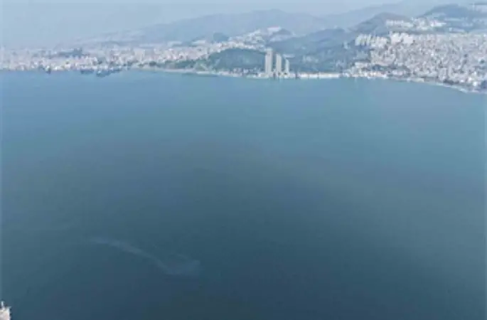İzmir Körfezi'nde yine dış kaynaklı kirlilik alarmı