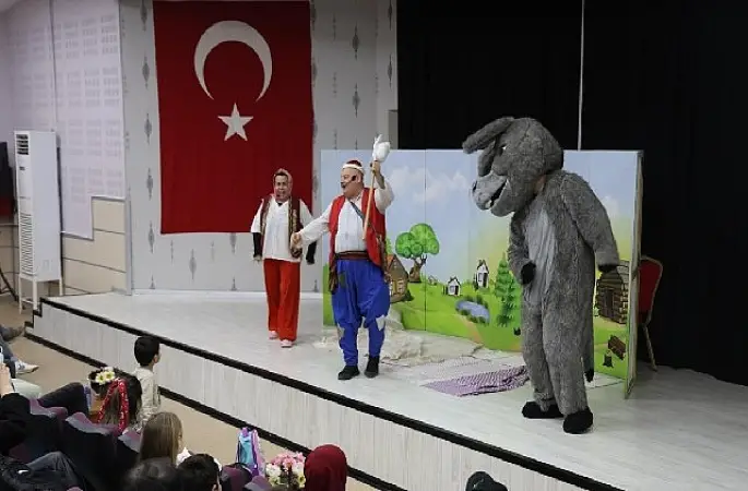 Kartepe'li Çocuklar Tiyatro ve Eğlenceyle Buluştu