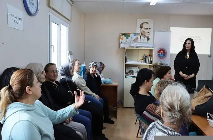 Maltepeli kadınlara dijital riskler ve korunma yolları anlatıldı