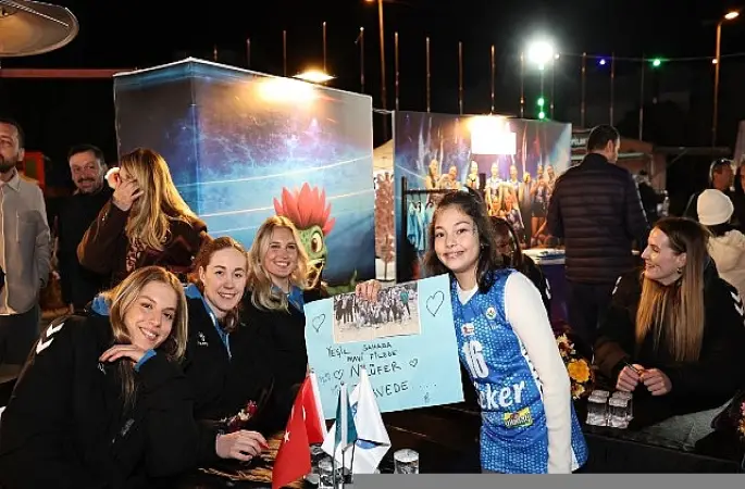 Nilüfer'in Sultanları 8 Mart'ta taraftarıyla buluştu