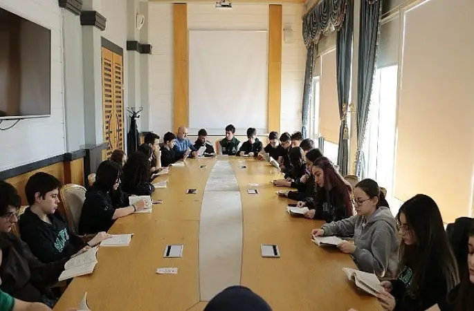 “Samanyolu'nda Ziyafet" gençlerin rehberi oldu