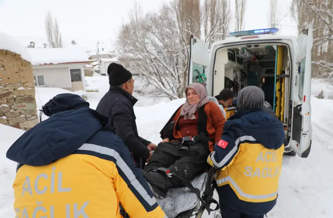 Sivas Karalar Köyü’nde Hasta İçin Seferberlik