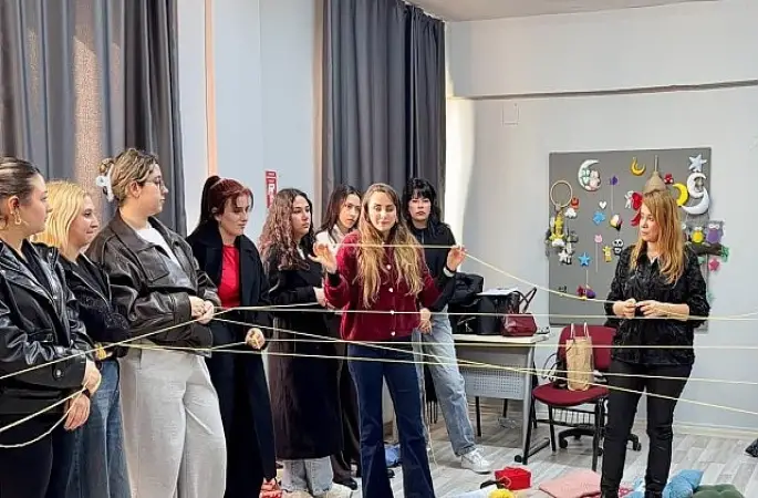 Yenişehir'de genç kadınlara 'Güvenli ilişki' rehberi